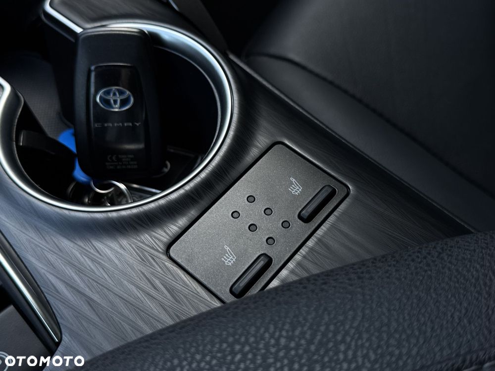 Toyota Camry 2.5 Hybrid Executive CVT - 30