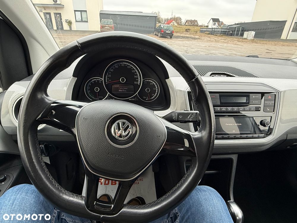 Volkswagen up! e-up - 11