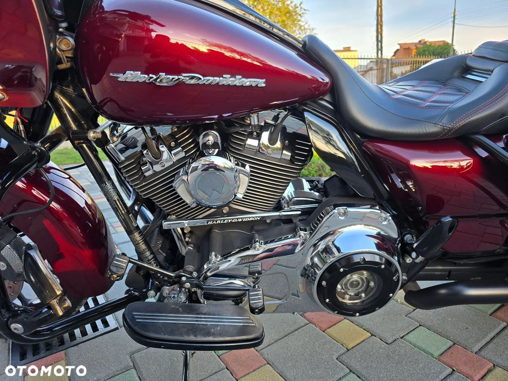 Harley-Davidson Touring Road Glide - 8