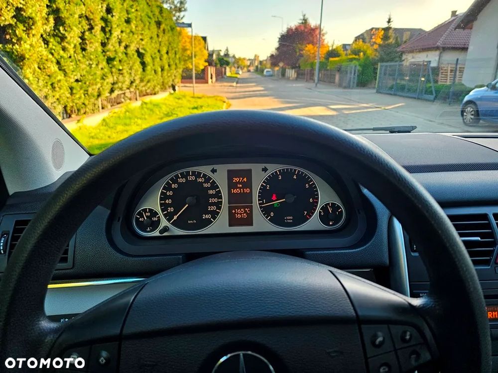 Mercedes-Benz Klasa B 200 Special Edition - 38