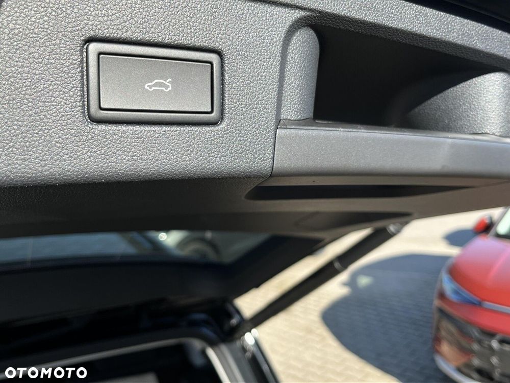 Volkswagen Touran - 28