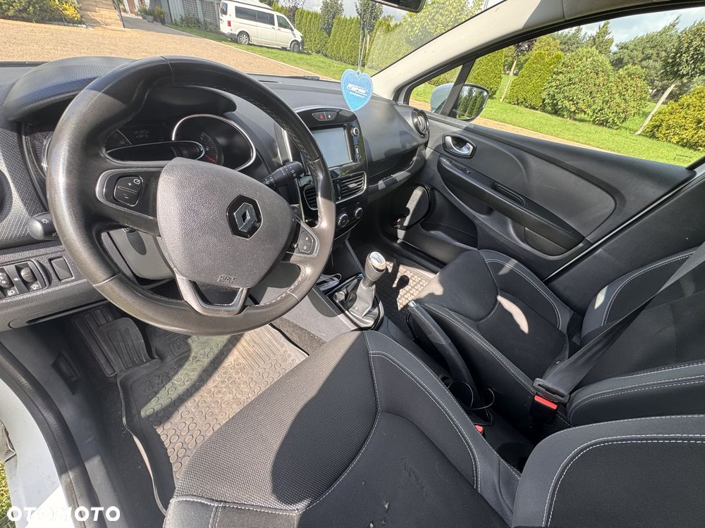 Renault Clio - 10