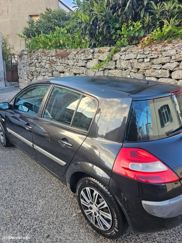 Renault Mégane 1.5 dCi Confort - 11
