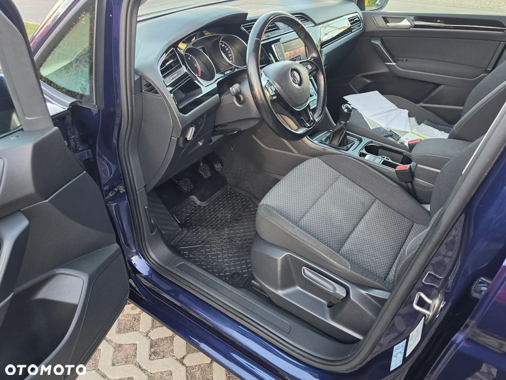 Volkswagen Touran 2.0 TDI BMT Comfortline - 27