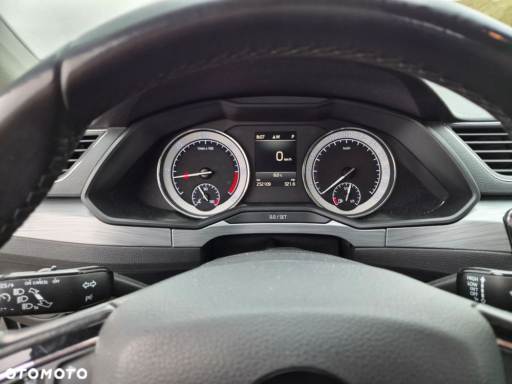 Skoda Superb 1.6 TDI Ambition DSG - 21