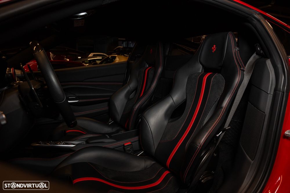 Ferrari F8 Tributo Standard - 24