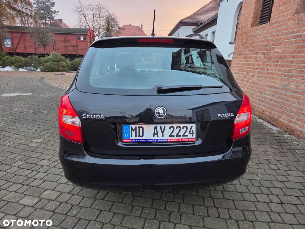 Skoda Fabia 1.2 TSI Ambiente - 3