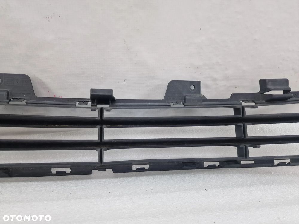 OPEL ZAFIRA C LIFT 15- KRATKA ŚRODKOWA ZDERZAKA PRZEDNIEGO PRZÓD , NR 39079784 , NR AUKCJI KR508 - 10