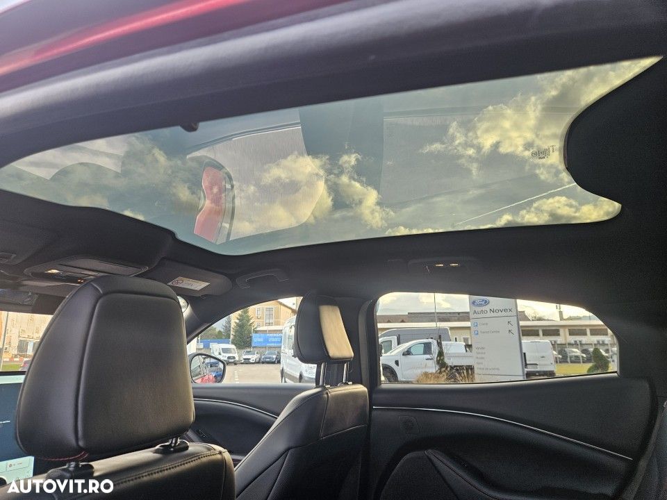 Ford Mustang Mach-E - 10