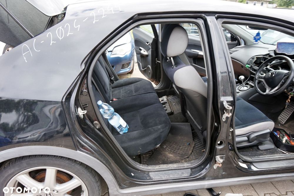 HONDA CIVIC VIII 5D HB 2007 B92P 1.8 16V R18A2 140KM CZARNY na części - 17