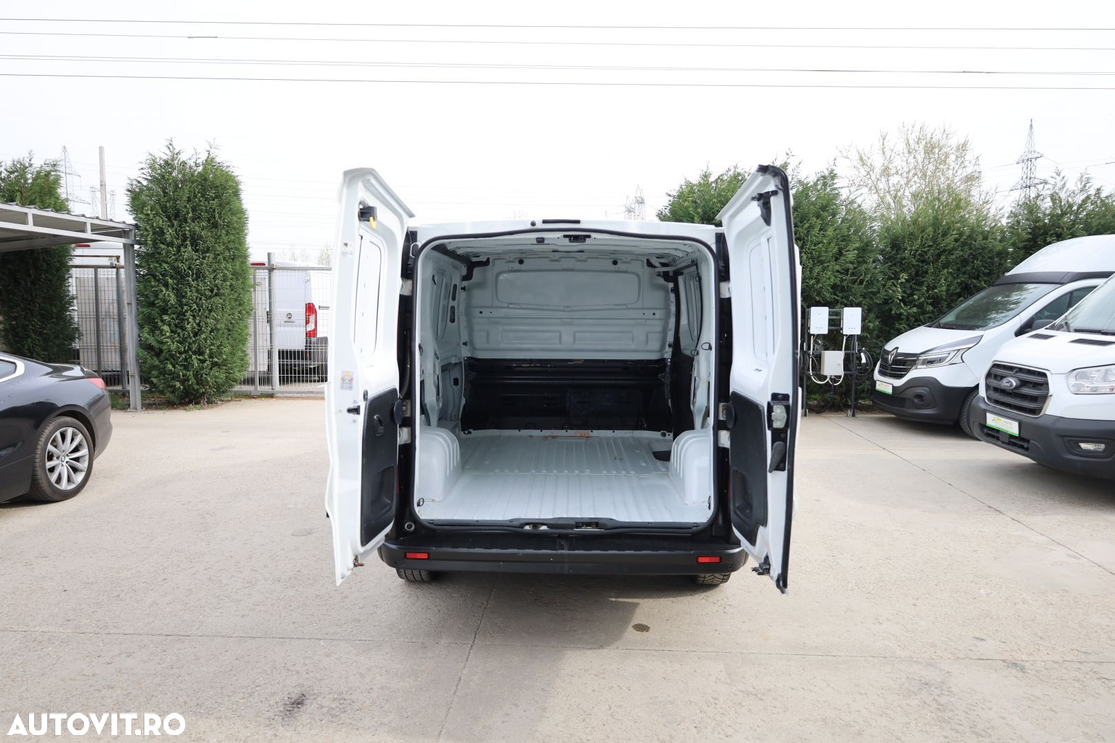 Renault Trafic - 11