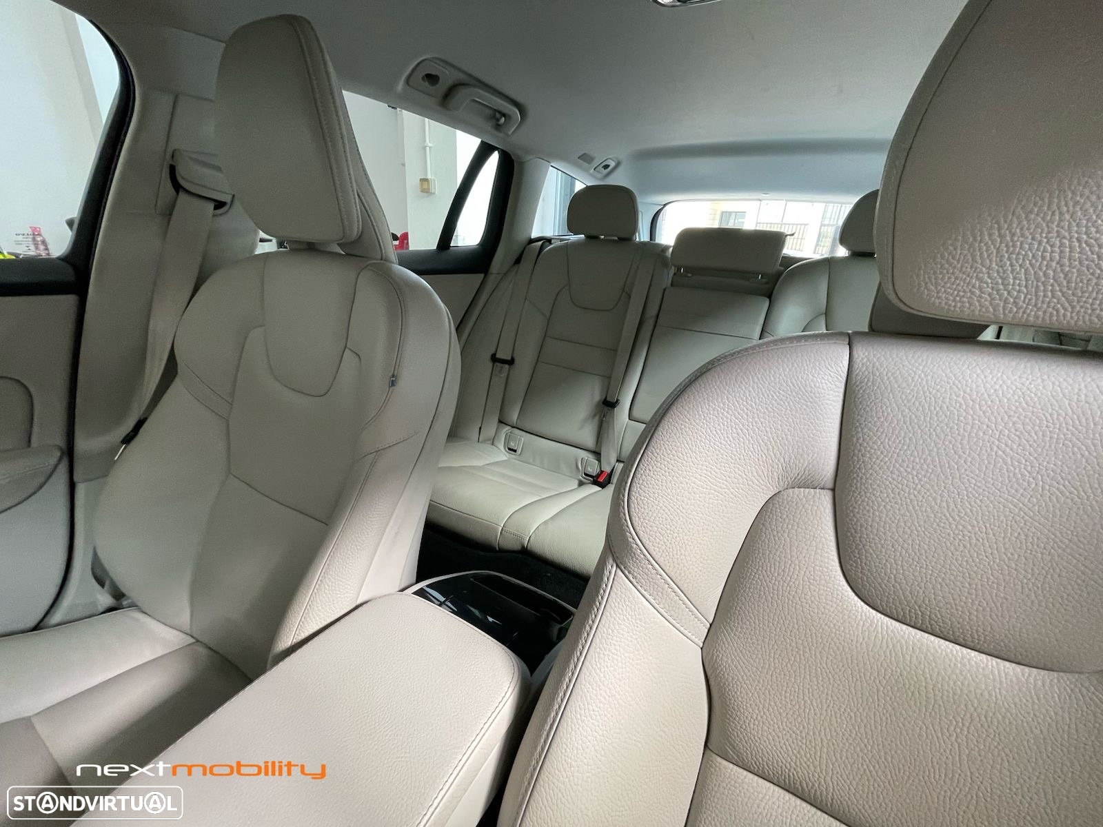 Volvo V60 2.0 T8 AWD TE Inscription - 17