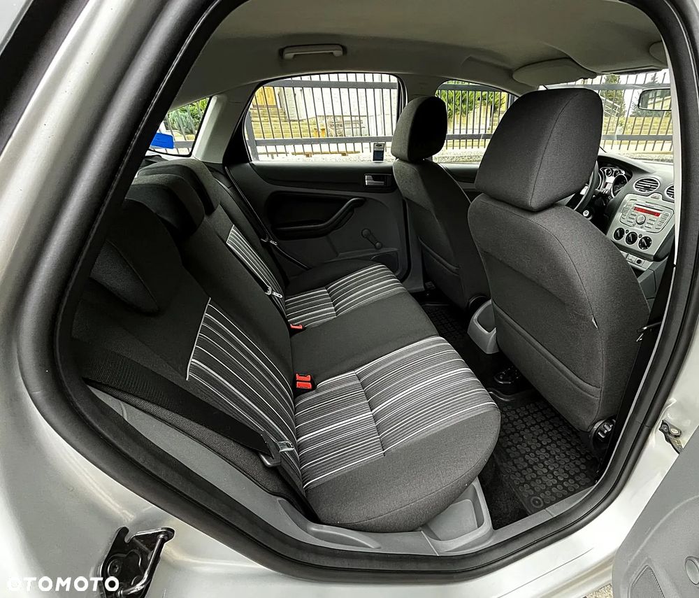 Ford Focus - 10