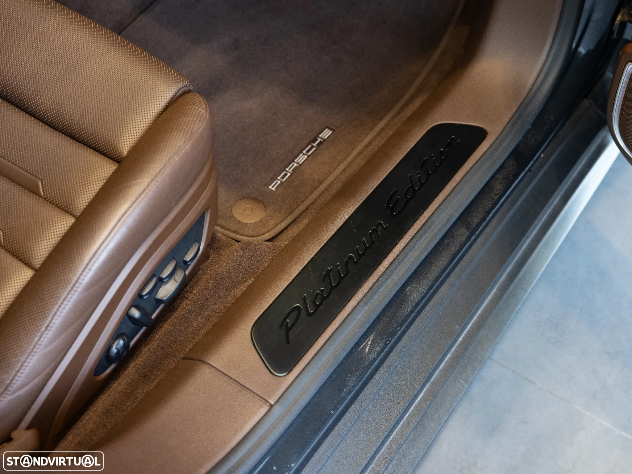 Porsche Panamera 4 E-Hybrid Platinum Edition - 54