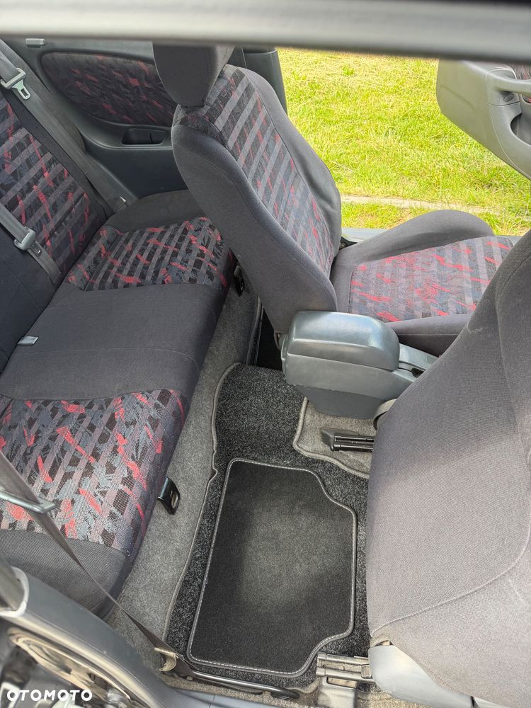 Toyota Corolla - 24