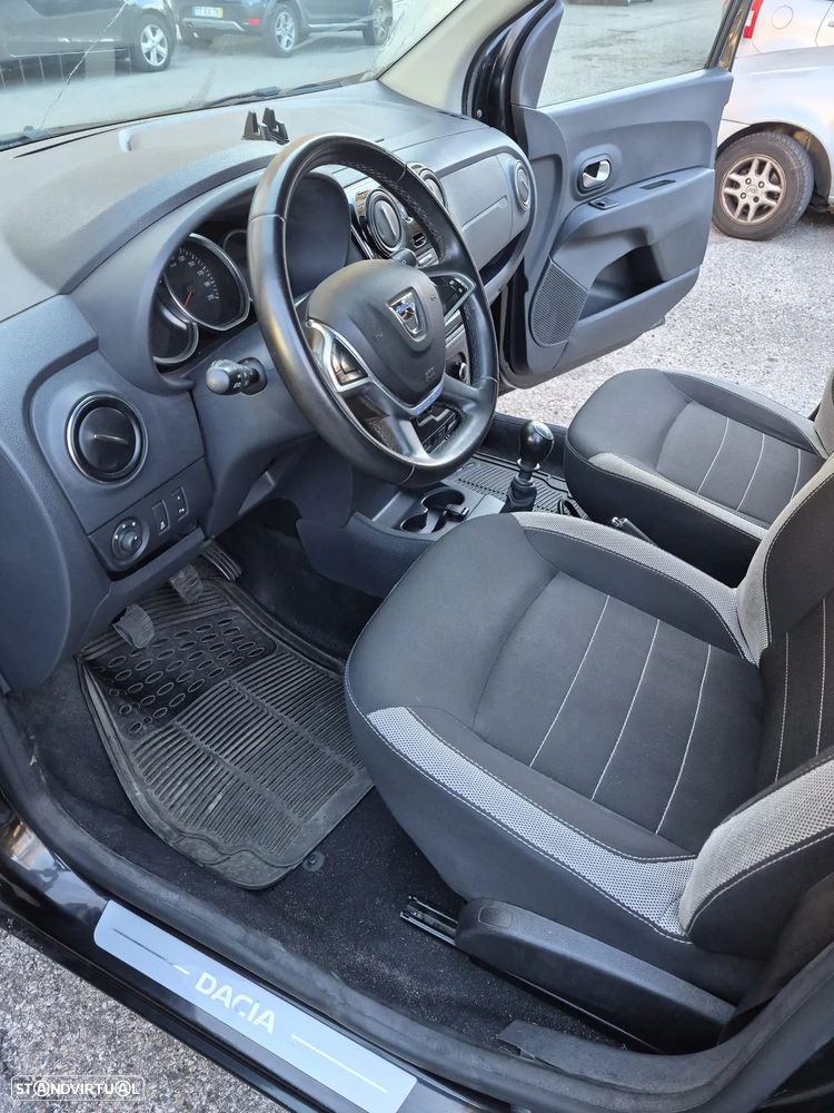 Dacia Lodgy 1.5 Blue dCi Stepway 7L - 7