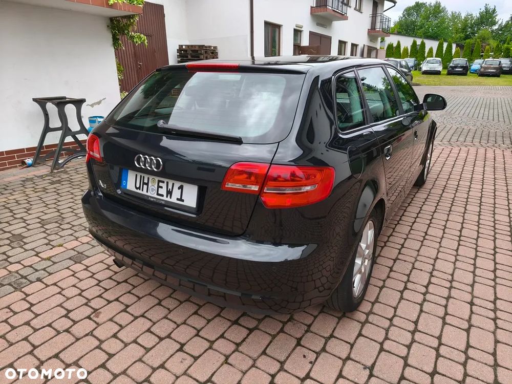 Audi A3 Sportback 1.6 Ambition - 11