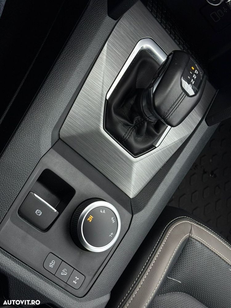 Volkswagen Amarok 3.0 TDI 241 CP 4M 10AT Aventura - 25