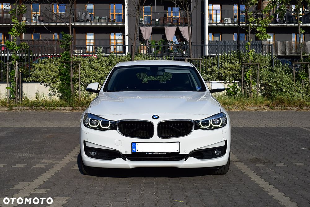 BMW 3GT 320i Advantage - 2