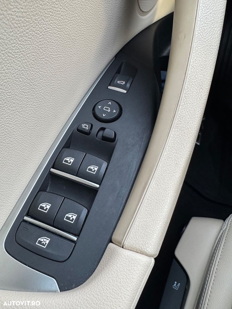 BMW X3 xDrive20d AT Luxury Line - 34