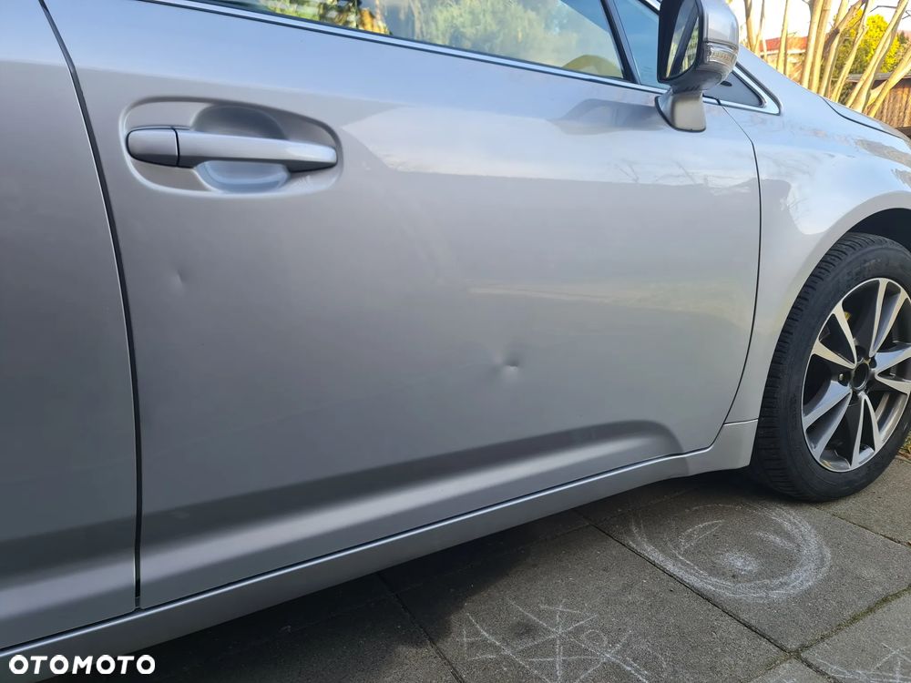 Toyota Avensis 2.0 D-4D Premium - 38