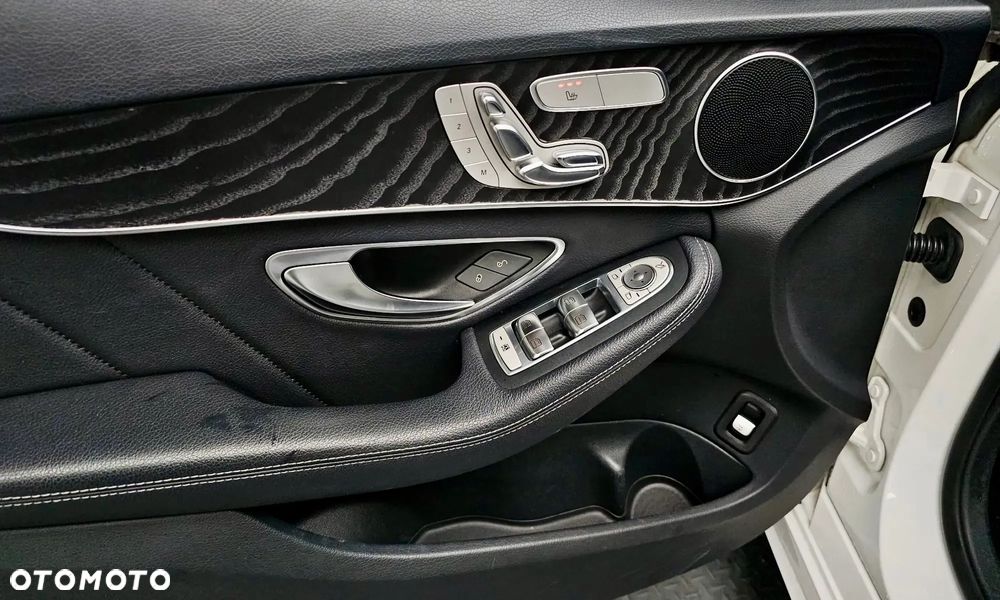 Mercedes-Benz Klasa C 200 4-Matic 7G-TRONIC - 12