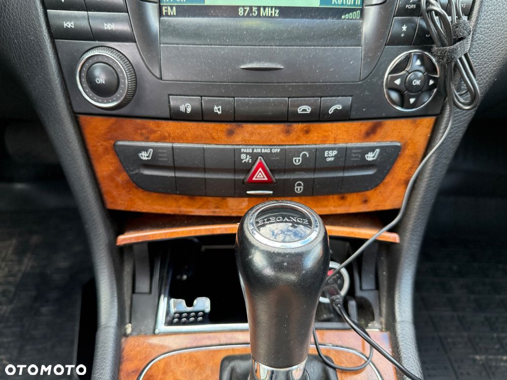 Mercedes-Benz Klasa E 220 T CDI Automatik Elegance - 11