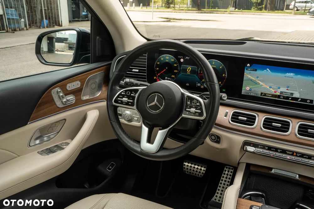 Mercedes-Benz GLS - 22