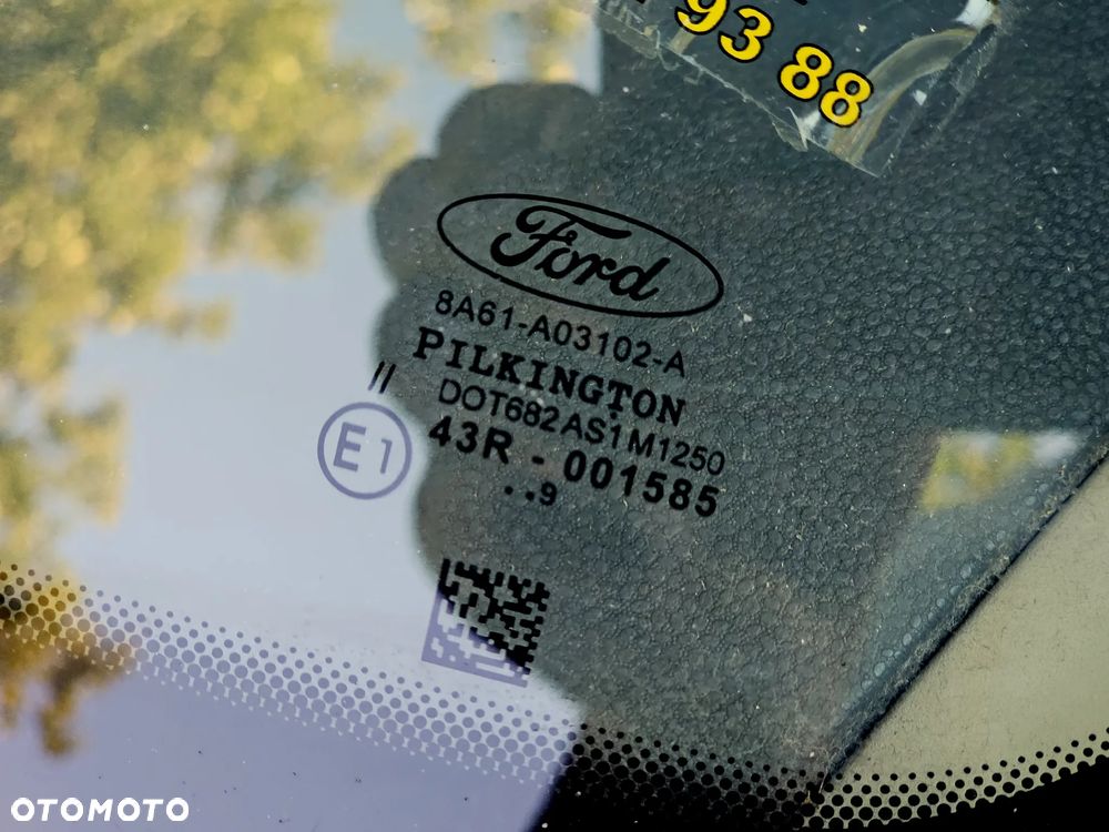 Ford Fiesta 1.25 Ghia - 29