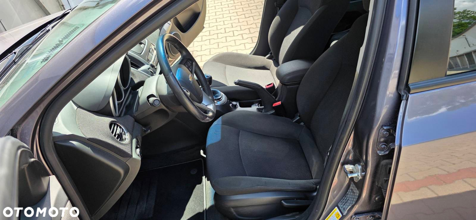 Chevrolet Cruze 1.8 LT - 12