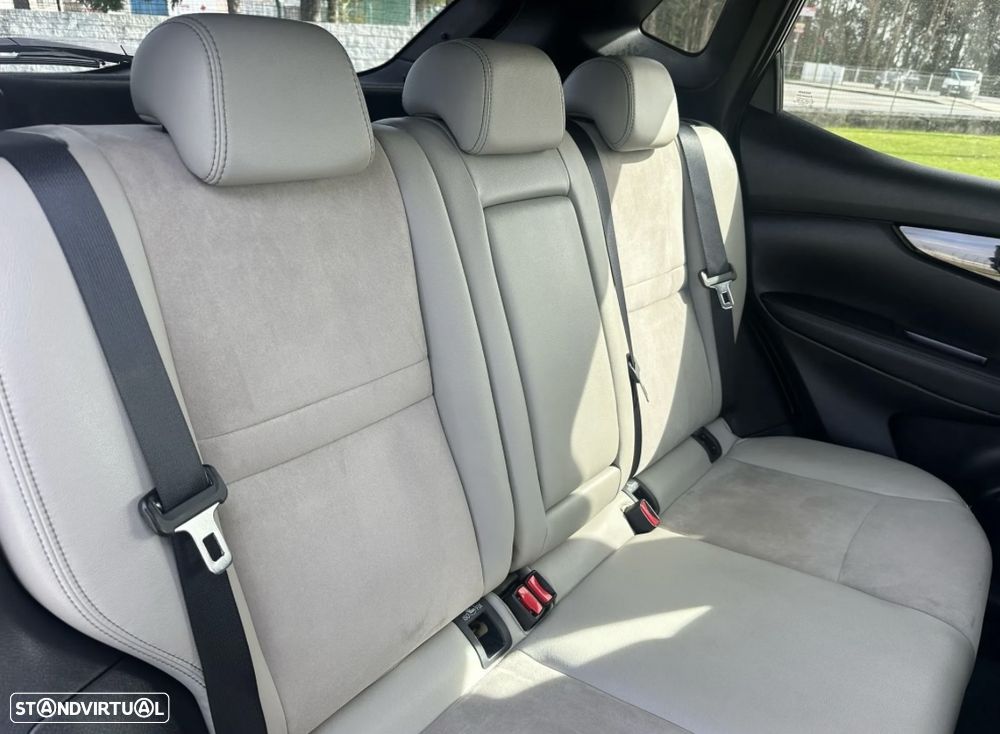 Nissan Qashqai 1.6 dCi N-Connecta Xtronic - 3