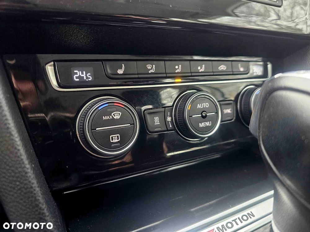 Volkswagen Passat Variant 2.0 TDI SCR 4Motion DSG Highline - 18