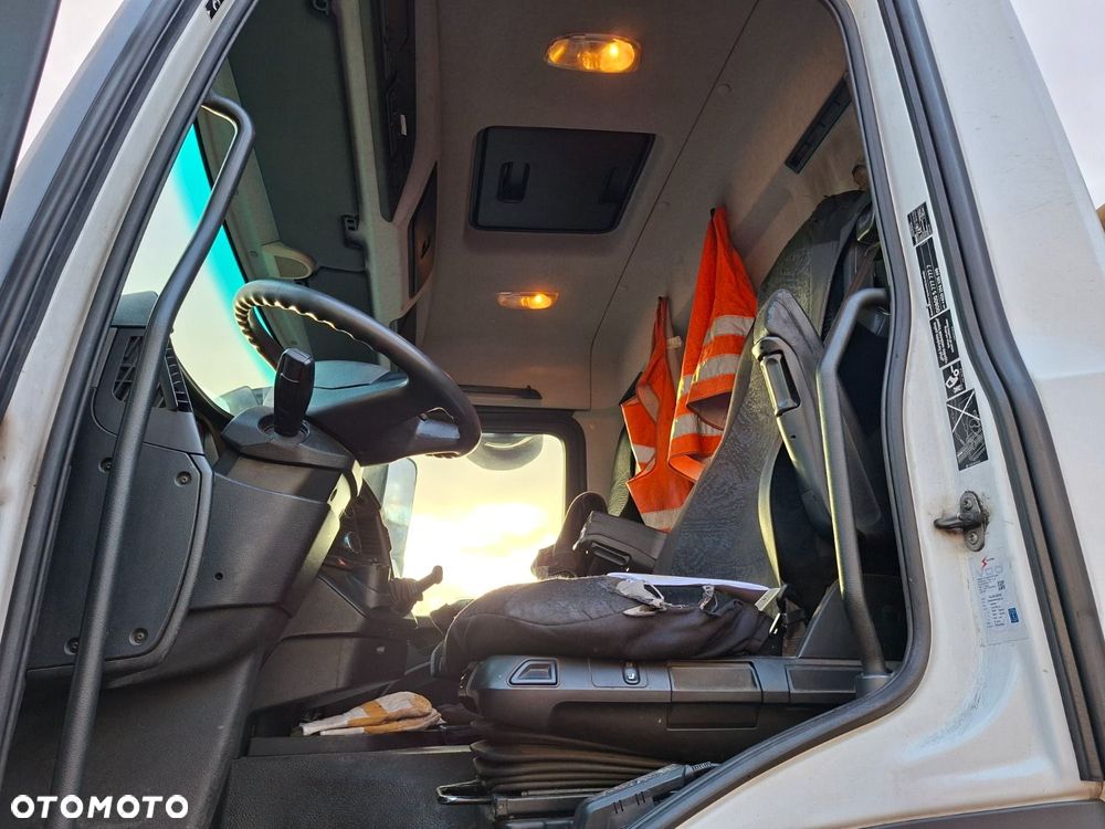 Versalift Antos 2533 L 6X2 - 12