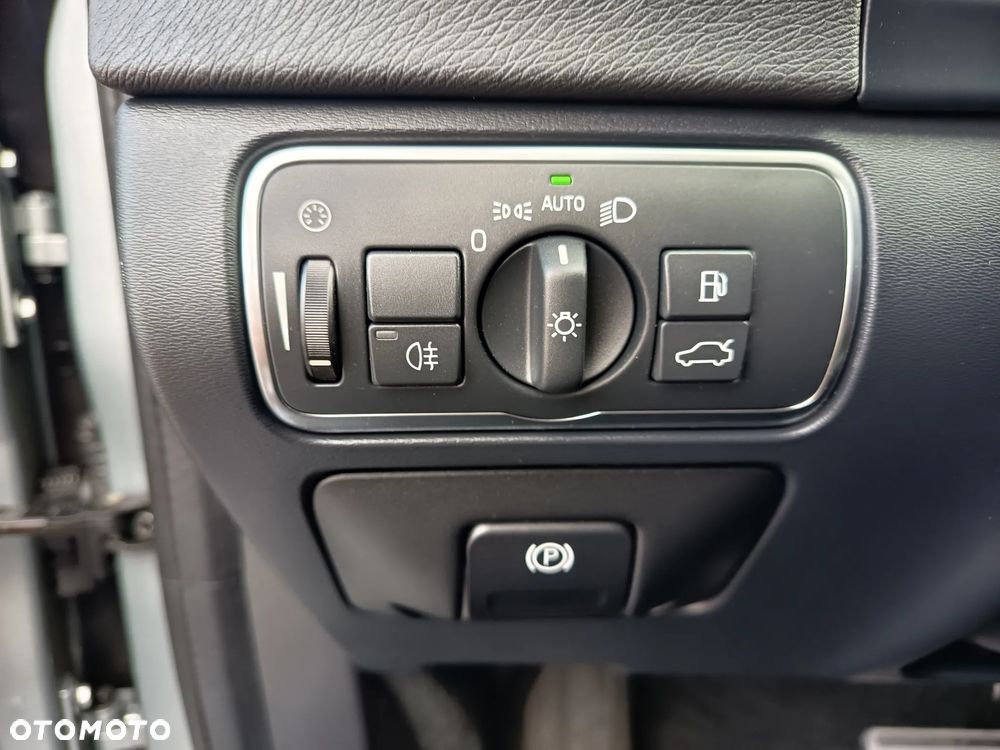 Volvo V60 D4 Geartronic RDesign - 24