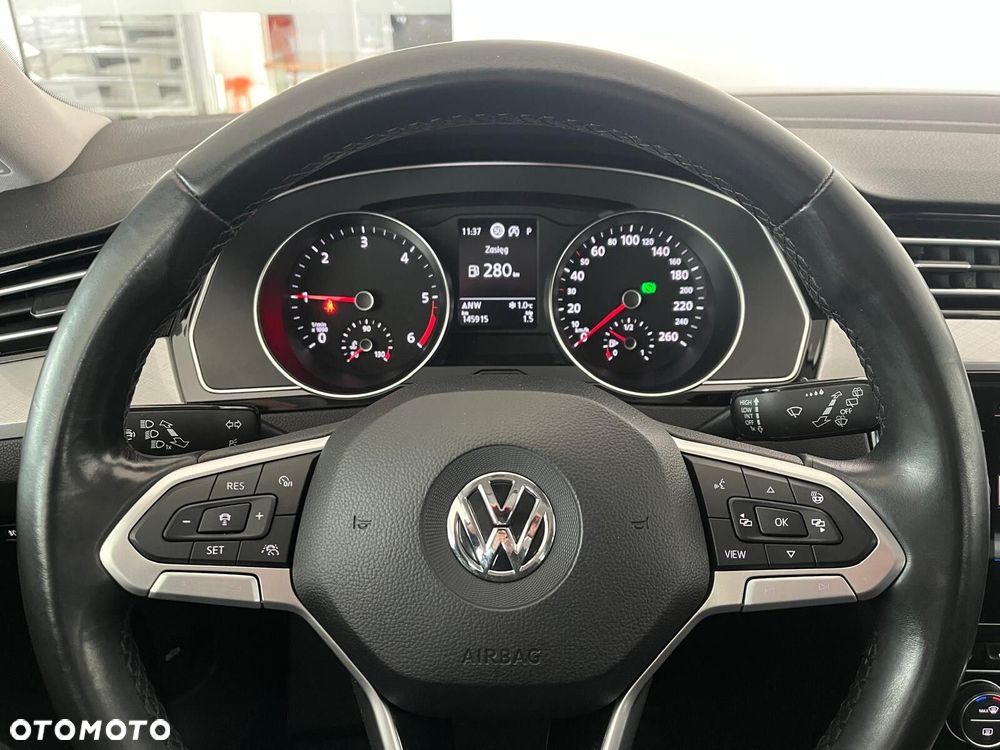Volkswagen Passat - 21