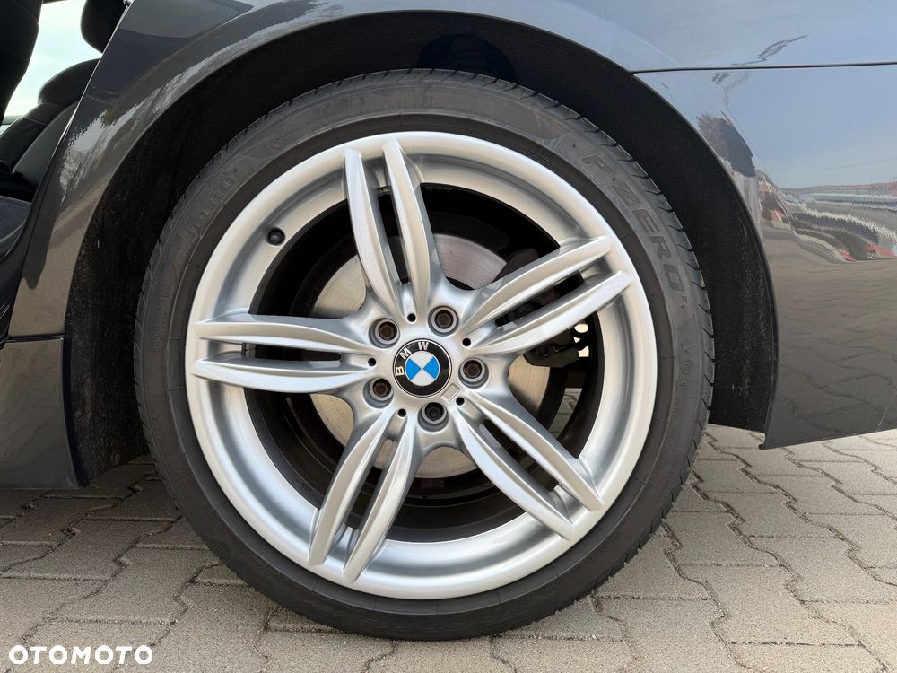 BMW Seria 5 525d - 33