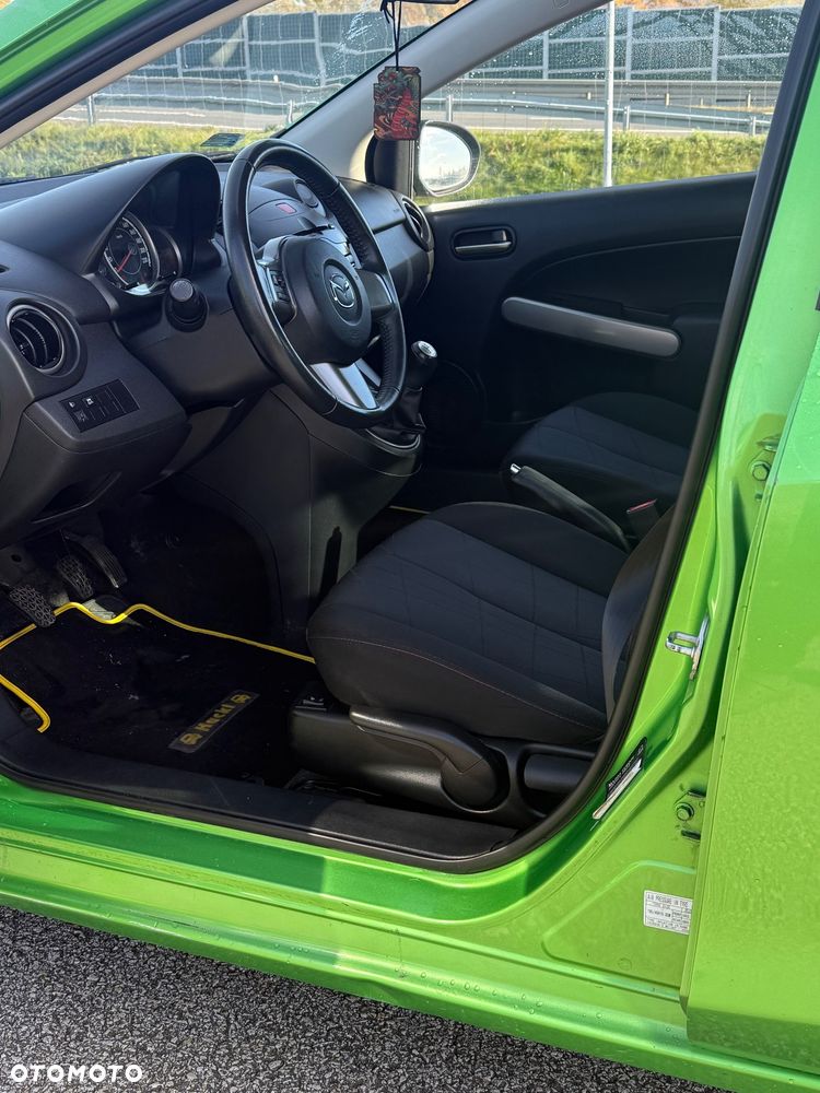 Mazda 2 - 5