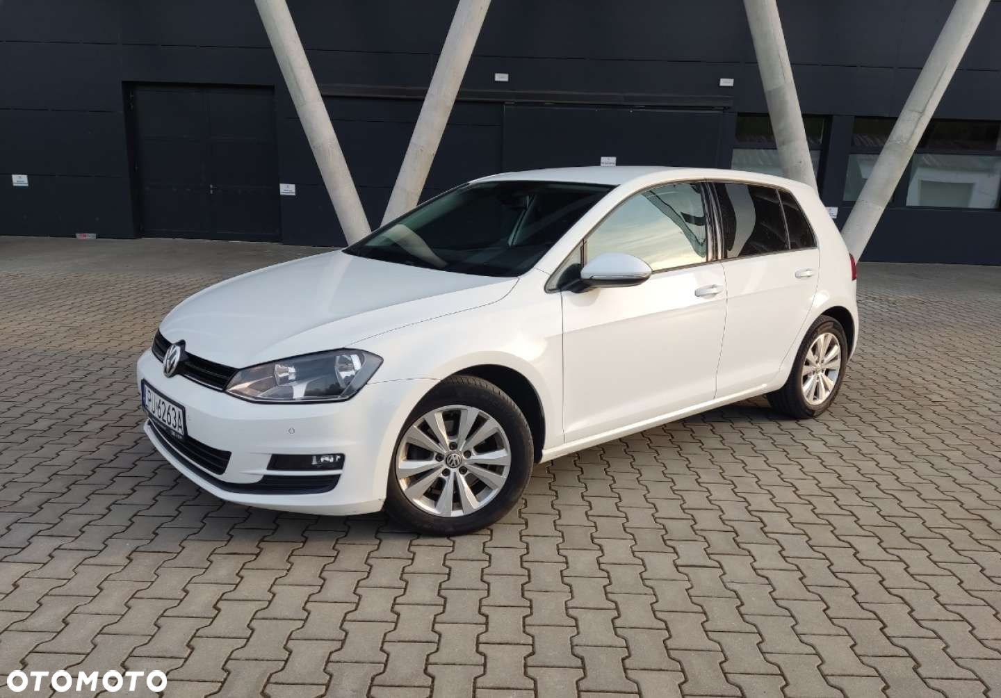 Volkswagen Golf - 2