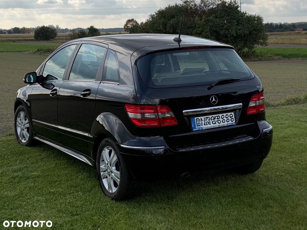 Mercedes-Benz B-Class 2011 photo 3