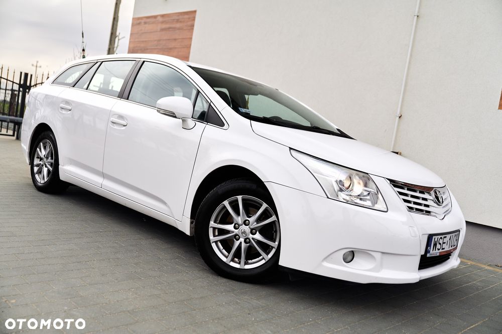 Toyota Avensis 2.0 D-4D Executive - 4