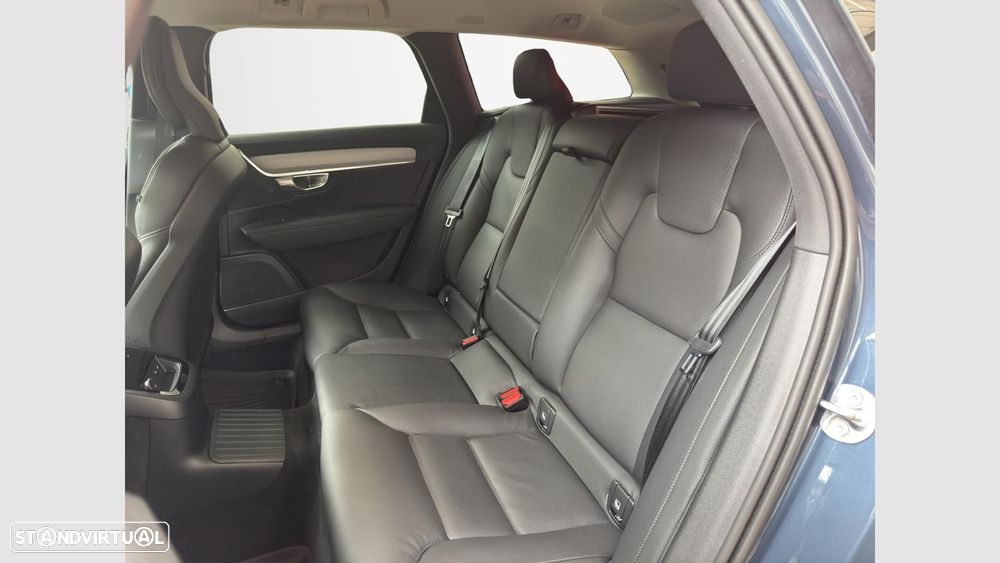 Volvo V90 2.0 T6 PHEV Plus Dark AWD - 17