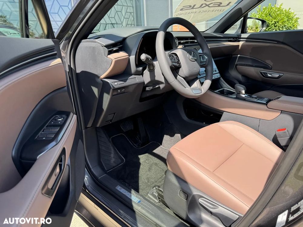 Lexus LBX 1.5 HEV 4x2 CVT Elegant - 10