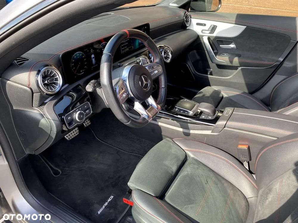 Mercedes-Benz CLA AMG 35 4-Matic 7G-DCT - 24