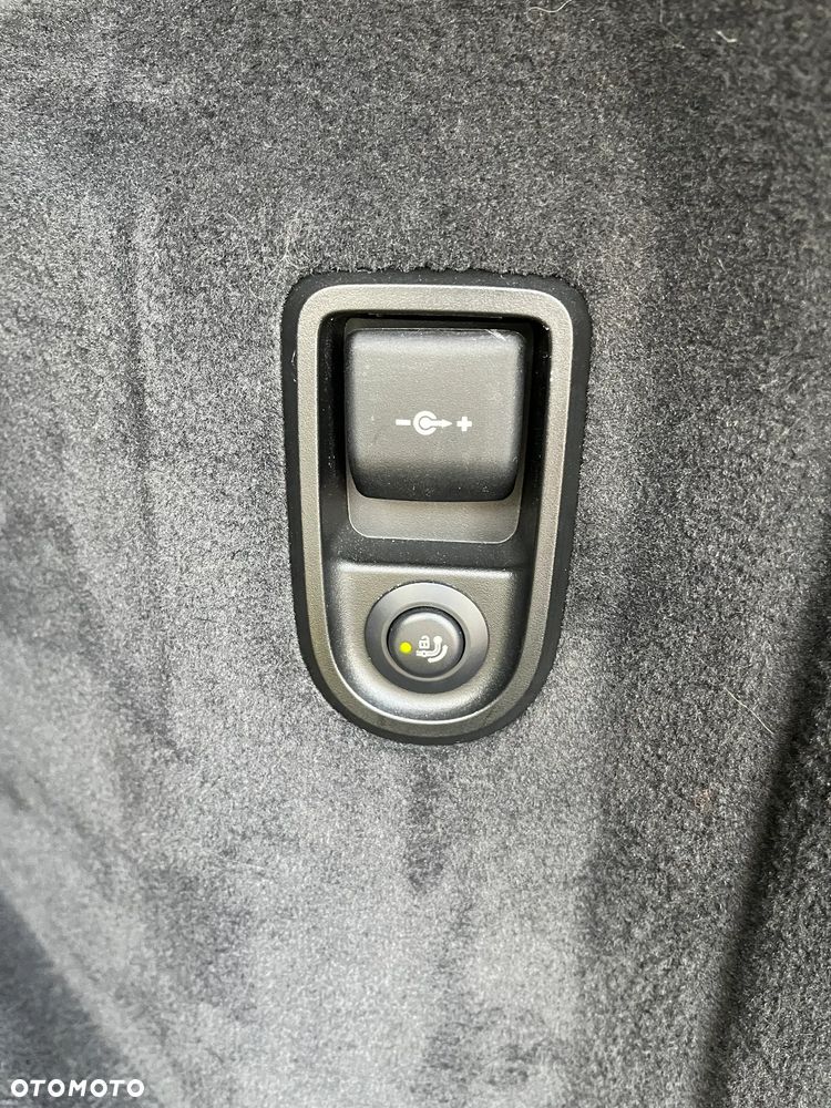 BMW Seria 5 520d xDrive - 29