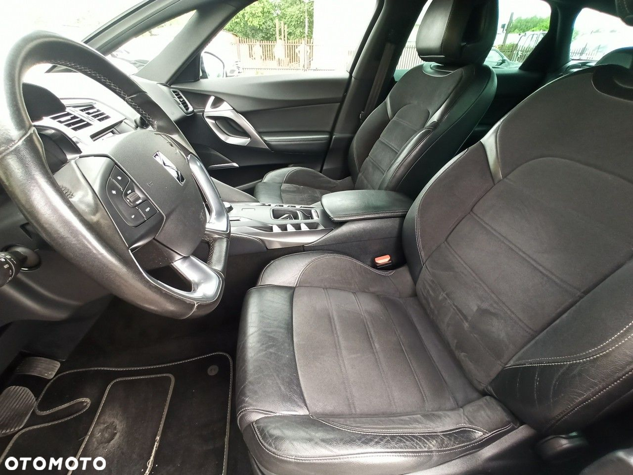 Citroën DS5 2.0 HDi Hybrid4 SoChic MCP - 8