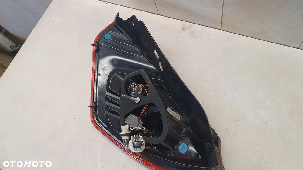 reflektor lampa tył ford fiesta c1bb-13404-a - 4