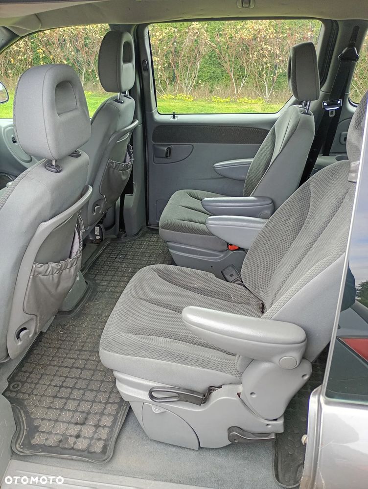 Chrysler Voyager 2.4 SE - 8