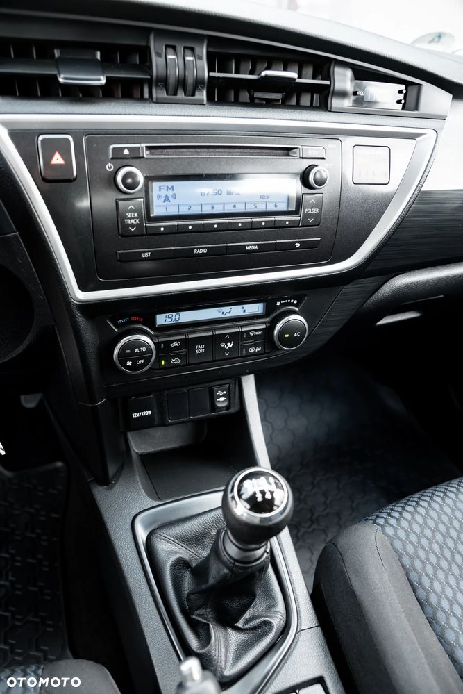 Toyota Auris 1.33 Dual-VVT-i Comfort - 32