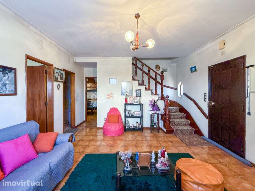 Moradia de 3 pisos com garagem e logradouro no Entroncamento - Grande imagem: 5/57