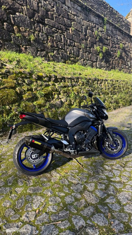 Yamaha FZ - 12